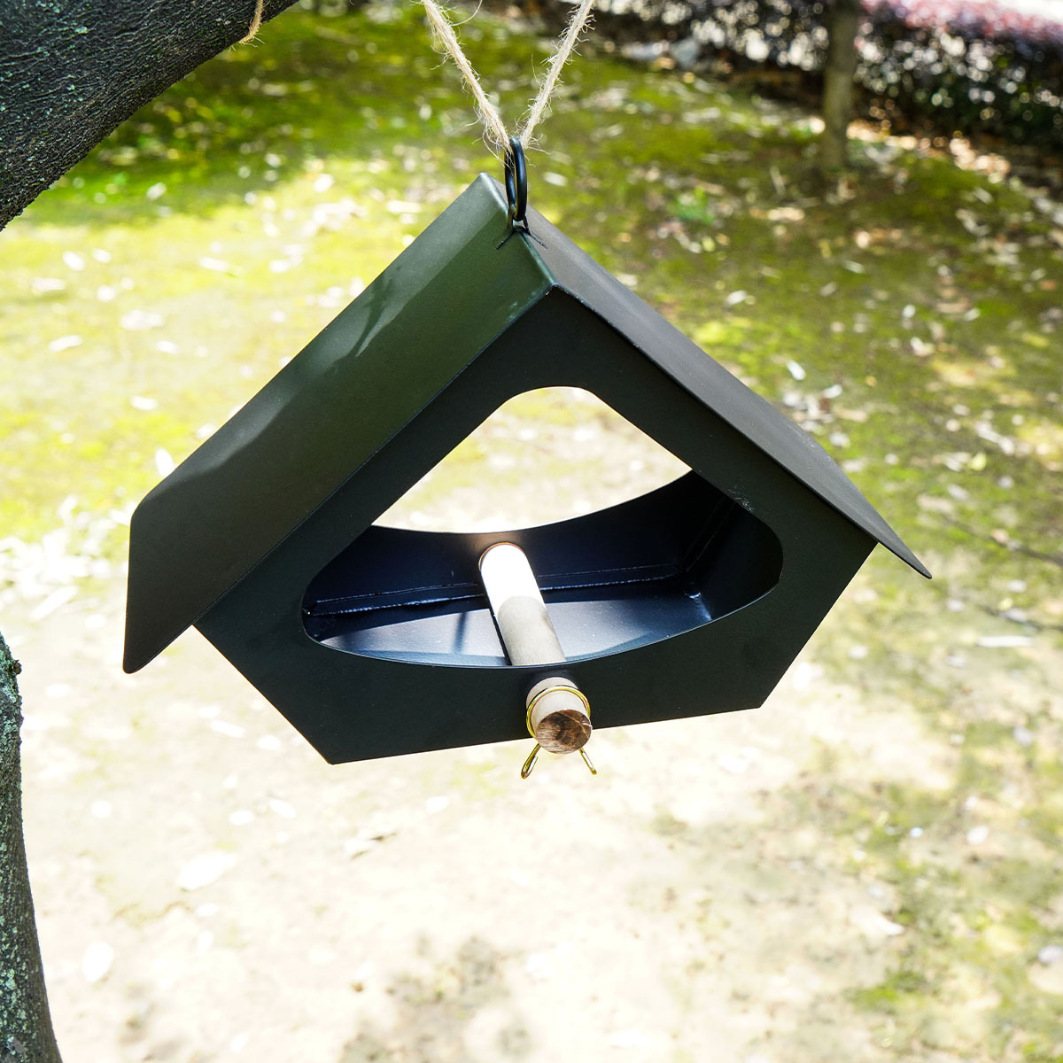 MOODBLESK ™ METAL HANGING BIRD FEEDER