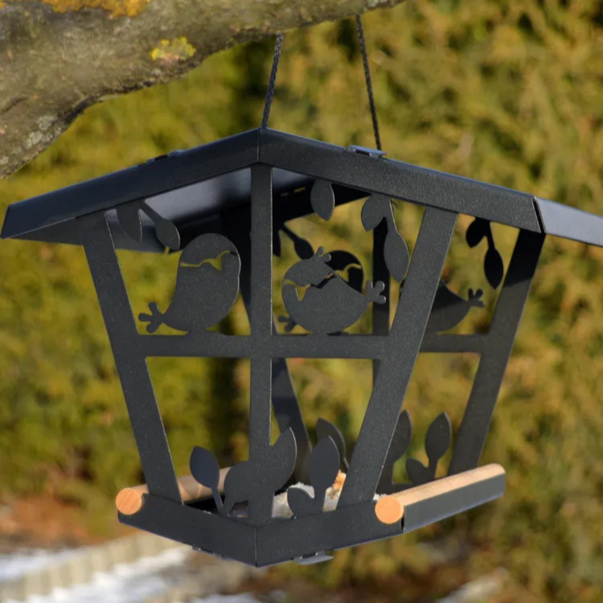 MOODBLESK ™ RUSTIC HANGING METAL BIRD FEEDER